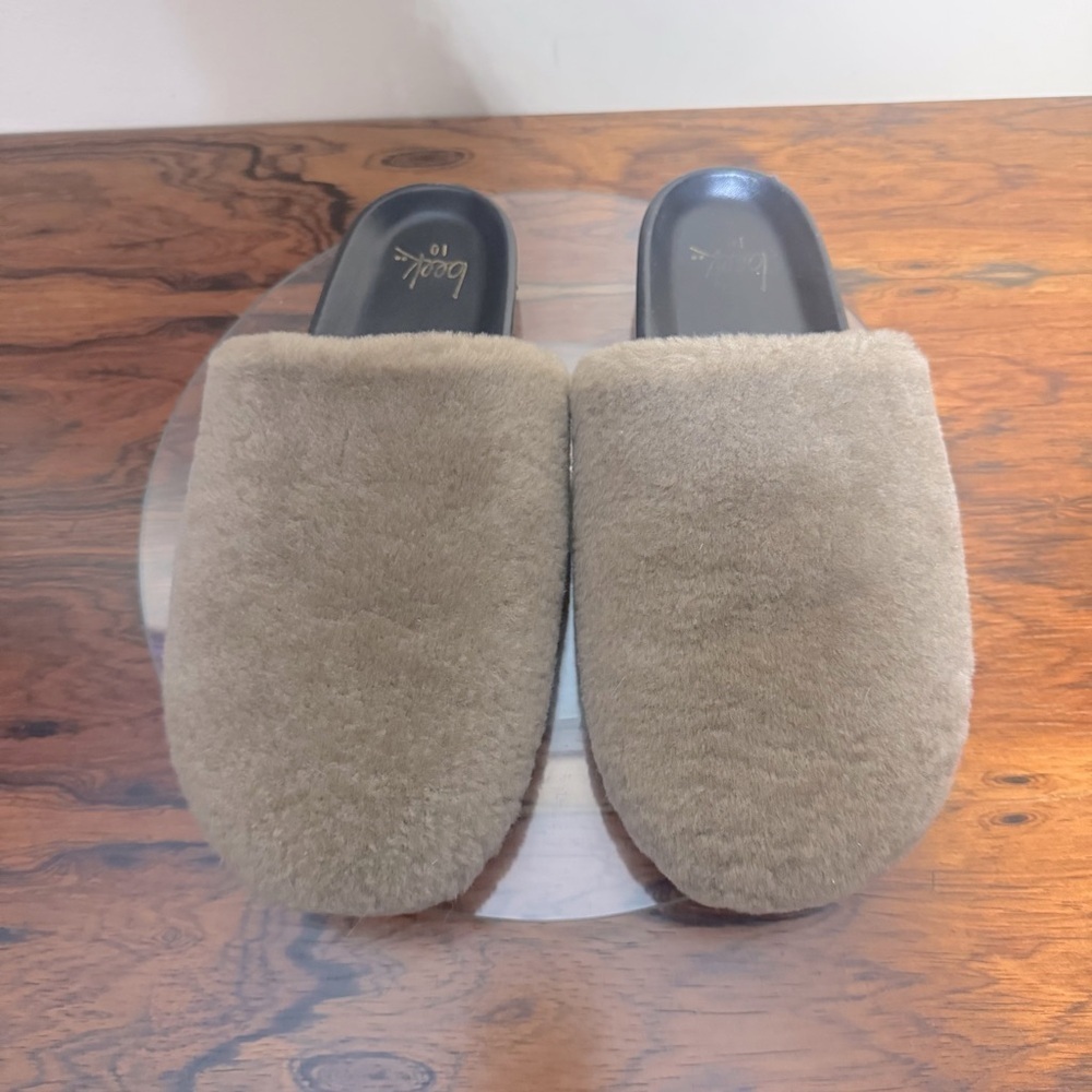 Beek Flufftail Shearling Slide - image 1